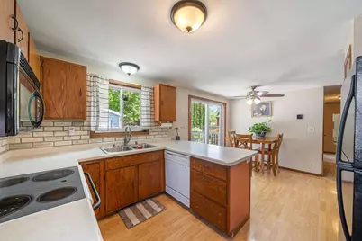 1605 Thornton Drive, Oshkosh, WI 54904 - Photo 11