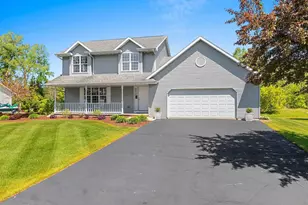 5071 Snapdragon Cir, Little Suamico, WI 54141 - Photo 1