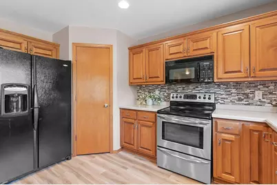5071 Snapdragon Circle, Little Suamico, WI 54141 - Photo 7
