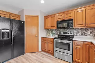 5071 Snapdragon Cir, Little Suamico, WI 54141 - Photo 7