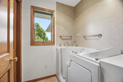W2048 Evergreen Drive, Kaukauna, WI 54130 - Photo 17