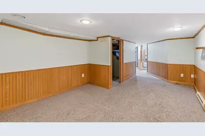940 W 6th Avenue, Oshkosh, WI 54902 - Photo 27