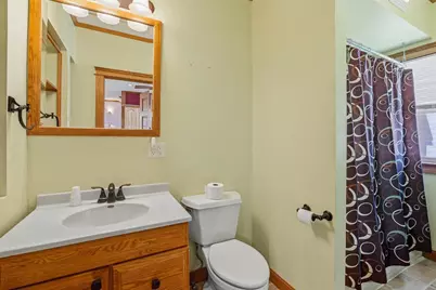 940 W 6th Avenue, Oshkosh, WI 54902 - Photo 13