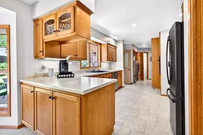 708 Yorkshire Road, Neenah, WI 54956 - Photo 21