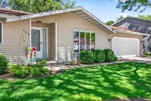 708 Yorkshire Rd, Neenah, WI 54956 - Photo 3