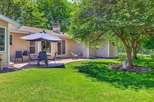 708 Yorkshire Rd, Neenah, WI 54956 - Photo 49