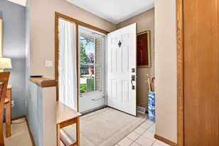 708 Yorkshire Rd, Neenah, WI 54956 - Photo 5