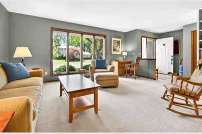 708 Yorkshire Road, Neenah, WI 54956 - Photo 7