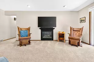 708 Yorkshire Rd, Neenah, WI 54956 - Photo 15