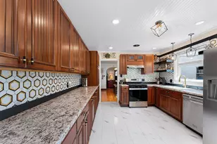 889 Dousman St, Green Bay, WI 54303 - Photo 11