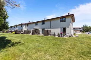 725 S Westhaven Pl, Appleton, WI 54914 - Photo 3