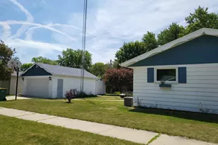 190 Prairie Ct, Fond du Lac, WI 54935 - Photo 9