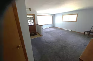 190 Prairie Ct, Fond du Lac, WI 54935 - Photo 3