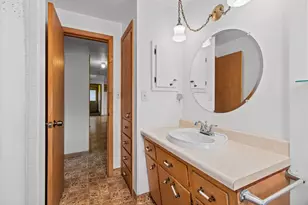 241 Sunset Dr, Menasha, WI 54952 - Photo 11