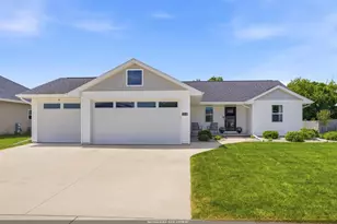 3308 Isaac Ln, Oshkosh, WI 54902 - Photo 1
