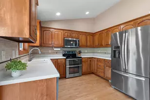 3054 Seafarer Way, Suamico, WI 54173 - Photo 3
