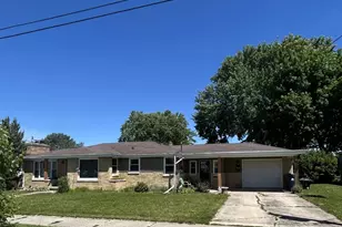428 8th St, Menasha, WI 54952 - Photo 1