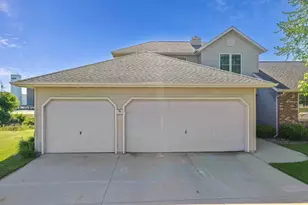 1773 Briarwood Ct, De Pere, WI 54115 - Photo 3