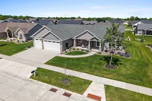5560 N Providence Ave, Appleton, WI 54913 - Photo 3