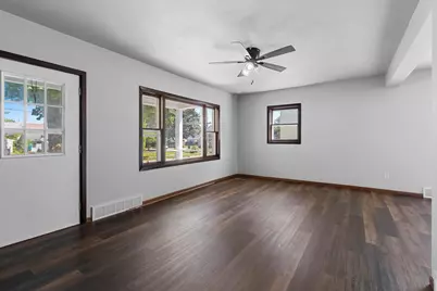 809 N Durkee Street, Appleton, WI 54911 - Photo 3
