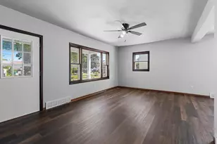 809 N Durkee St, Appleton, WI 54911 - Photo 3