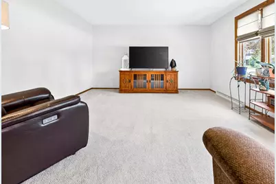 3320 Crestview Drive, Appleton, WI 54915 - Photo 7