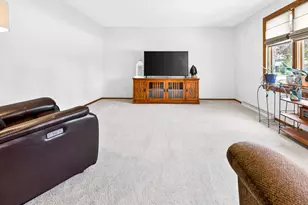 3320 Crestview Dr, Appleton, WI 54915 - Photo 7
