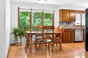3320 Crestview Dr, Appleton, WI 54915 - Photo 9
