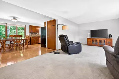 3320 Crestview Drive, Appleton, WI 54915 - Photo 5