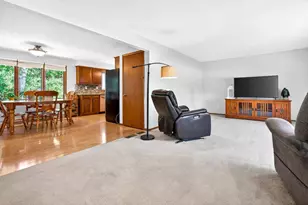 3320 Crestview Dr, Appleton, WI 54915 - Photo 5