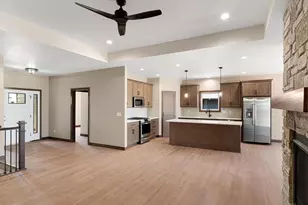 1823 Bobby Jones Dr, De Pere, WI 54115 - Photo 9