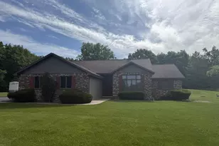 1864 Imperial Rd, Oshkosh, WI 54904 - Photo 1