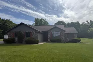 1864 Imperial Rd, Oshkosh, WI 54904 - Photo 1