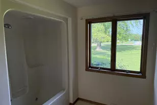 1864 Imperial Rd, Oshkosh, WI 54904 - Photo 15