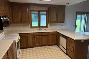 1864 Imperial Rd, Oshkosh, WI 54904 - Photo 3