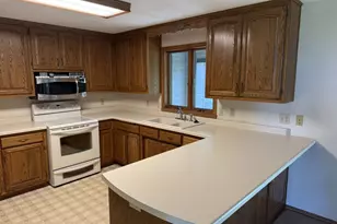 1864 Imperial Rd, Oshkosh, WI 54904 - Photo 5