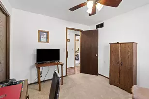 933 E Capitol Dr, Appleton, WI 54911 - Photo 29