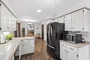 933 E Capitol Dr, Appleton, WI 54911 - Photo 19