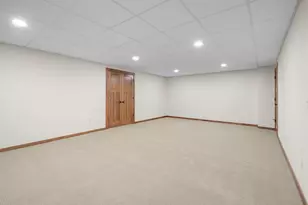 1274 Cameron Cir, Neenah, WI 54956 - Photo 27