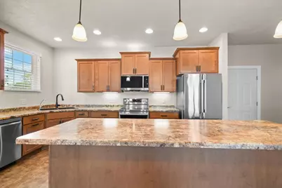 1274 Cameron Circle, Neenah, WI 54956 - Photo 13