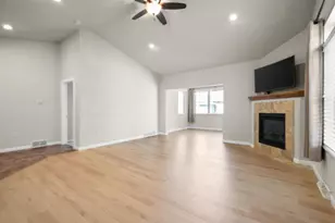1274 Cameron Cir, Neenah, WI 54956 - Photo 5