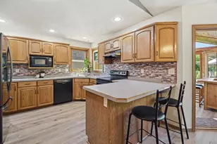 125 Kayla St, Combined Locks, WI 54113 - Photo 7