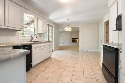 518 Sunrise Lane, Green Bay, WI 54301 - Photo 13