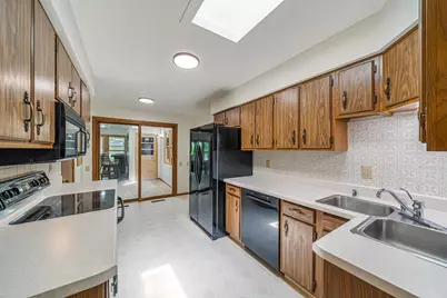 1735 Arlington Drive, Oshkosh, WI 54904 - Photo 9