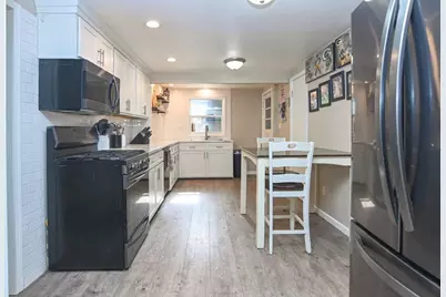 1932 Delaware Street, Oshkosh, WI 54902 - Photo 9