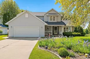 2038 Emerald Dr, Green Bay, WI 54311 - Photo 1