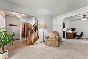 2038 Emerald Dr, Green Bay, WI 54311 - Photo 3