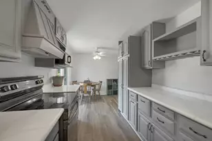 2650 Bayport Ln, Green Bay, WI 54313 - Photo 15