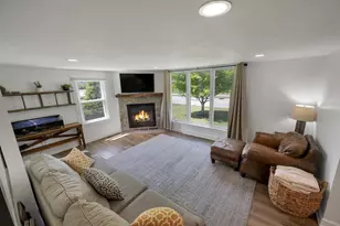 1319 Riverside Dr, Suamico, WI 54173 - Photo 9