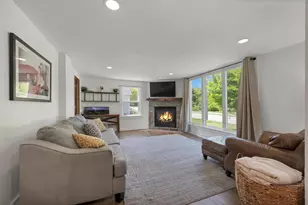 1319 Riverside Dr, Suamico, WI 54173 - Photo 5